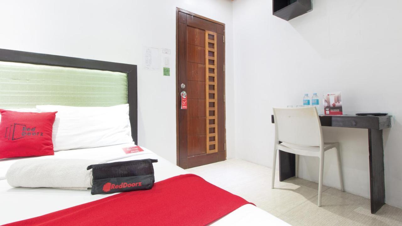 Hotel Reddoorz @ Real Fatima Tacloban à Anibong Extérieur photo