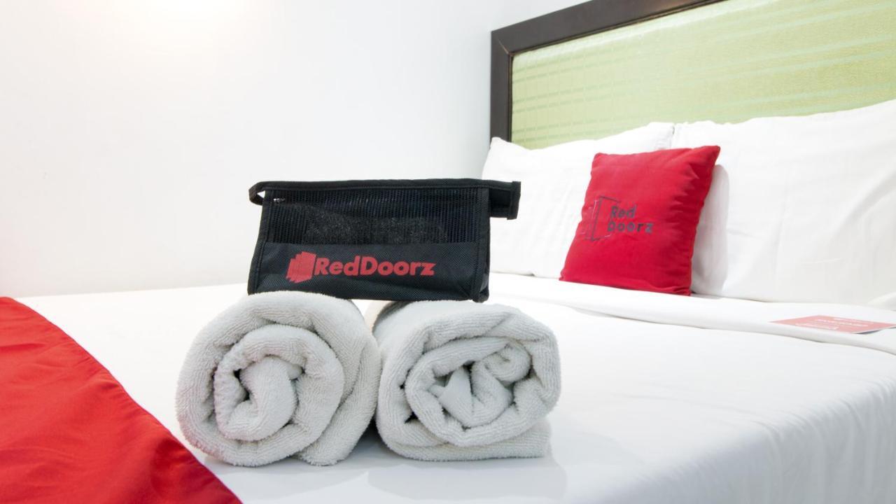 Hotel Reddoorz @ Real Fatima Tacloban à Anibong Extérieur photo